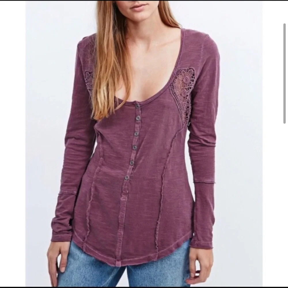 Free People 🌺purple long sleeve scoop neck fitted blouse XS